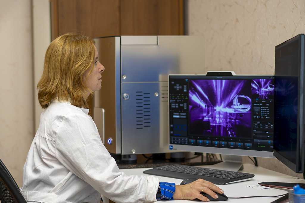 ВИЗ-Сталь продолжает расширять парк цифрового оборудования для контроля качества металла